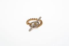 美品】hum DECO LACE T-BAR RING k18 リング 希少 - メルカリ