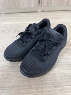 Under Armour Charged ブラック スニーカー 24cmのサムネイル