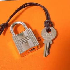 HERMES エルメス カデナ 南京錠パドロック 鍵1ケ付きNO.110番 - メルカリ