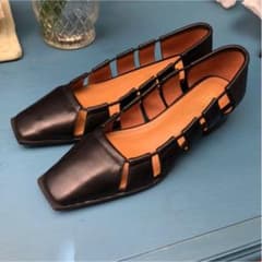 ダニエラ＆ジェマ　スクエアトゥパンプスのサムネイル