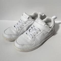 Nike ホワイト スニーカー　【19.0】のサムネイル