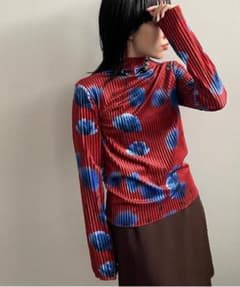 ameri MILA VELOUR CUT TOPアメリ AMERI MILA VELOUR CUT TOP レッド - メルカリ
