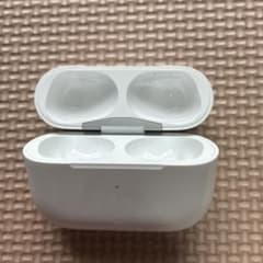 Apple AirPods Pro 第2世代 充電ケースのみのサムネイル