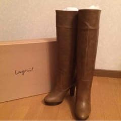 アングリッド  ヒールロングブーツのサムネイル