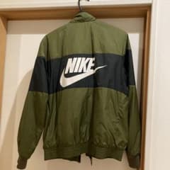 NIKE 中綿　ブルゾン　ナイキ シンセティックフィル ボンバージャケットのサムネイル