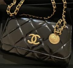 CHANEL シャネル パテント チェーンウォレットバッグのサムネイル