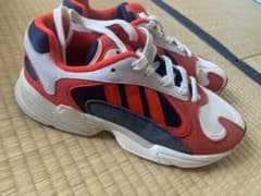 Adidasのサムネイル