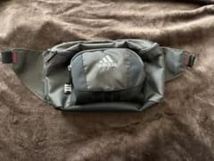 【専用】adidasウエストポーチ未使用のサムネイル