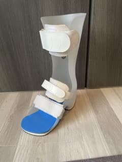 左足踵骨折用 装具 サポーター 24cm〜27cm 左足踵骨折用 装具 サポーター 24cm〜27cm - メルカリ