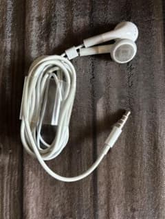 iPhone イヤフォン　純正のサムネイル
