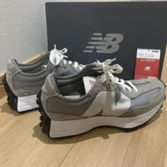 ニューバランス　327のサムネイル