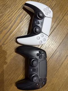美品　PS5 DualSense ワイヤレスコントローラー 2個セットのサムネイル