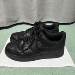 NIKE Air Force 1 黒のサムネイル
