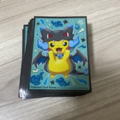 ポンチョを着たピカチュウ メガリザードンver. カードスリーブ 【51枚】