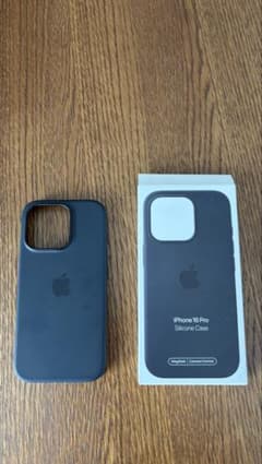 iPhone 16 Pro 純正シリコンケース ブラックのサムネイル