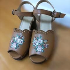 フィント　花柄刺繍サンダル　Mサイズのサムネイル