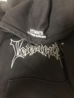 Vetements風パーカーのサムネイル