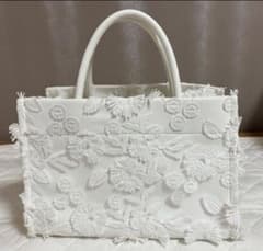 【ツルバイマリコオイカワ】Aimee レースホワイトトートバッグ TSURU by Mariko Oikawa（ツル バイ マリコオイカワ）トート - メルカリ