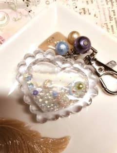 ハンドメイド レジン ハート シェイカー キーホルダーのサムネイル