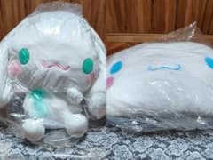 二点セット　シナモロールのギガジャンボぬいぐるみとクッション