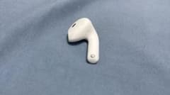 Apple AirPods（ノイキャンなし）第4世代本体　右耳のみのサムネイル