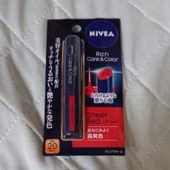ニベア リッチケア &カラーリップのサムネイル