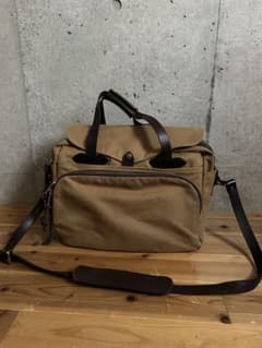 希少 廃盤モデル FILSON パテッドコンピューターバッグ ベージュ 