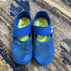 ゆん様　専用New Balance キッズサンダル 青のサムネイル