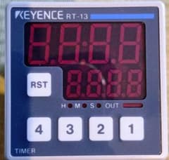 KEYENCE RT-13 デジタルタイマー 10端子のサムネイル