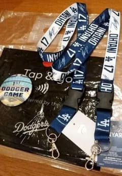 球場限定ドジャース大谷翔平ランヤードおまけ複数付き（ランヤード1つの値段です）のサムネイル