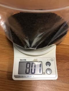 黒の化粧砂でモダンな風合いの富士砂（フルイ前）のサムネイル
