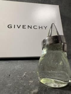 た*ま様 Givenchyリング23号前後のサムネイル