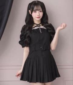 完売品】pium ヨーク切替ベルト付きプリーツミニワンピース - メルカリ