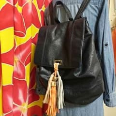 [ブン様専用] deux lux  フリンジ付き リュック 紺 合皮のサムネイル