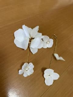 花びらピアス　ウェディングのサムネイル