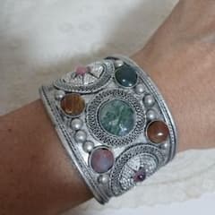 ☆ 石付き バングル