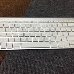 アップルのキーボードのサムネイル