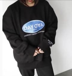 daydayseoul  スウェットのサムネイル