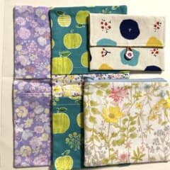 ハンドメイド ポーチ 4点セット 花柄 りんご柄のサムネイル