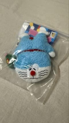 新品ドラえもん サンタイン ぬいぐるみキーチェーン - メルカリ