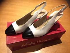 未使用美品 Ferragamo COMODITA  7 1/2Dのサムネイル