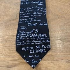 CHANEL ネクタイ ブラック 手書き風ロゴ チェーン付き CHANEL ネクタイ ブラック 手書き風ロゴ チェーン付き | Mercari