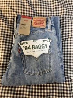 Levi’s ’94 BAGGY デニム 25 バギージーンズ　ライトインディゴのサムネイル