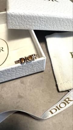 箱&ノベルティ付き】Dior ロゴ ピンクゴールドリング クリスタル装飾