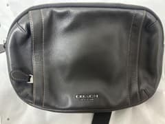 美品 COACH ボディバッグ ショルダーバック ブラック レザーのサムネイル