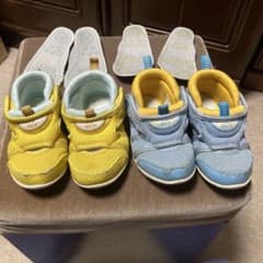 ニューバランス　サンダル　13.5 ２色セットのサムネイル