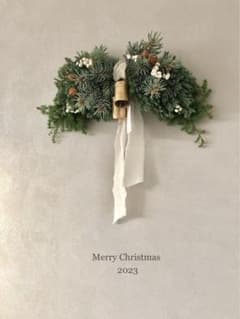 針葉樹とベルの横長スワッグ　37cm