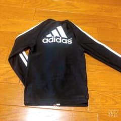 adidasのサムネイル