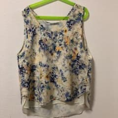 値下げしました！ アーバンリサーチ 花柄 トップスのサムネイル