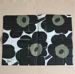 【新品未使用】marimekko 撥水加工 ランチョンマットのサムネイル